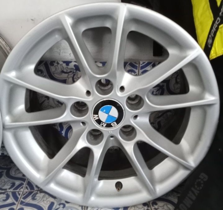 4 jantes 16"originais BMW com centros e válvulas impecáveis s/ empenos
