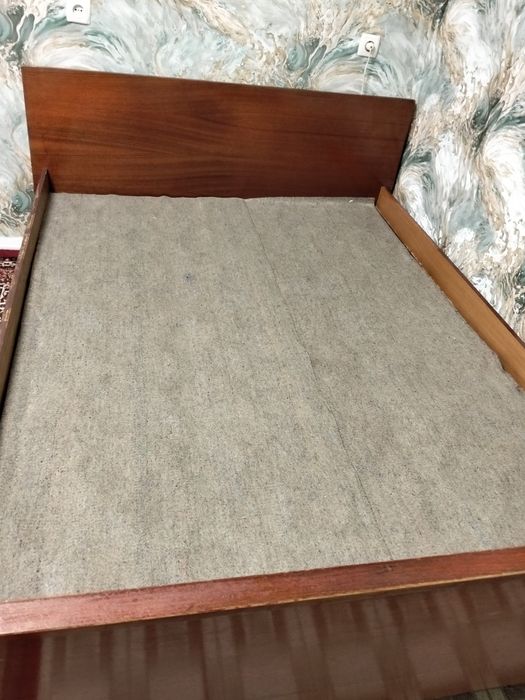 Ліжко двух  спальне  .