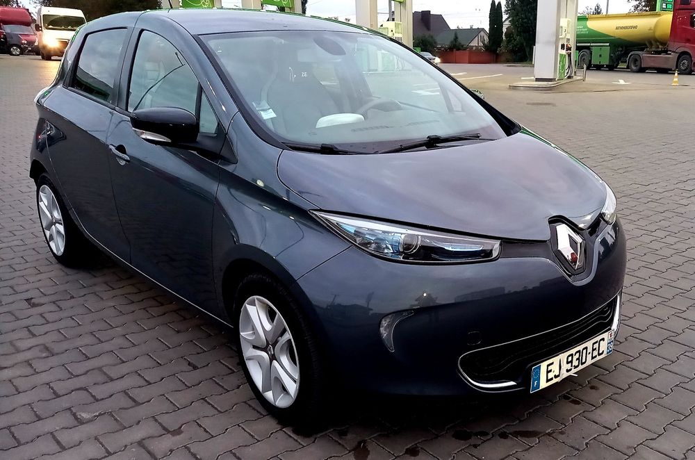 Продам свіжопригнаний автомобіль Рено Зоє 2017р