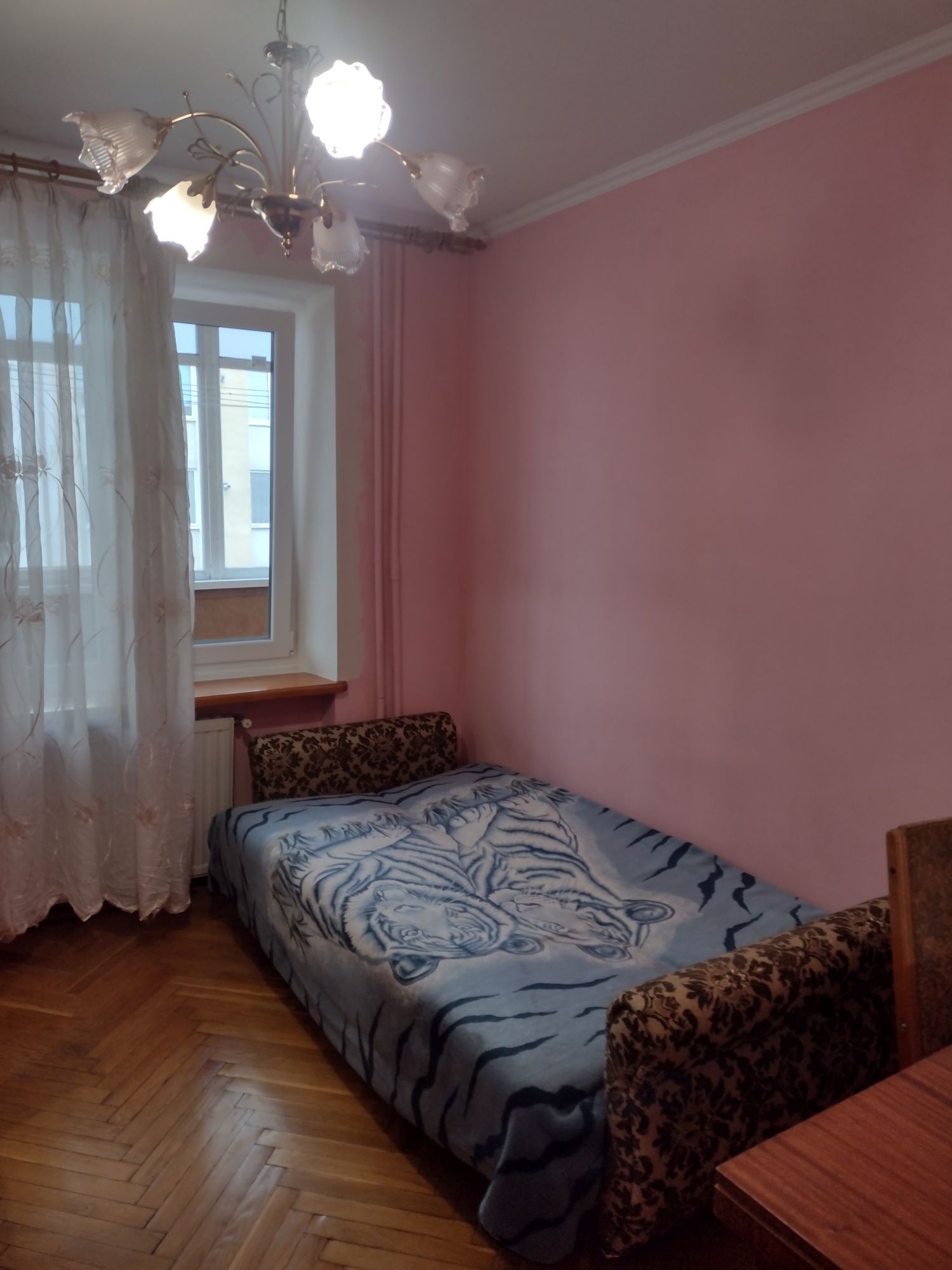 Оренда кімнати у 3 кім. квартири, Галицька, біля базарчика