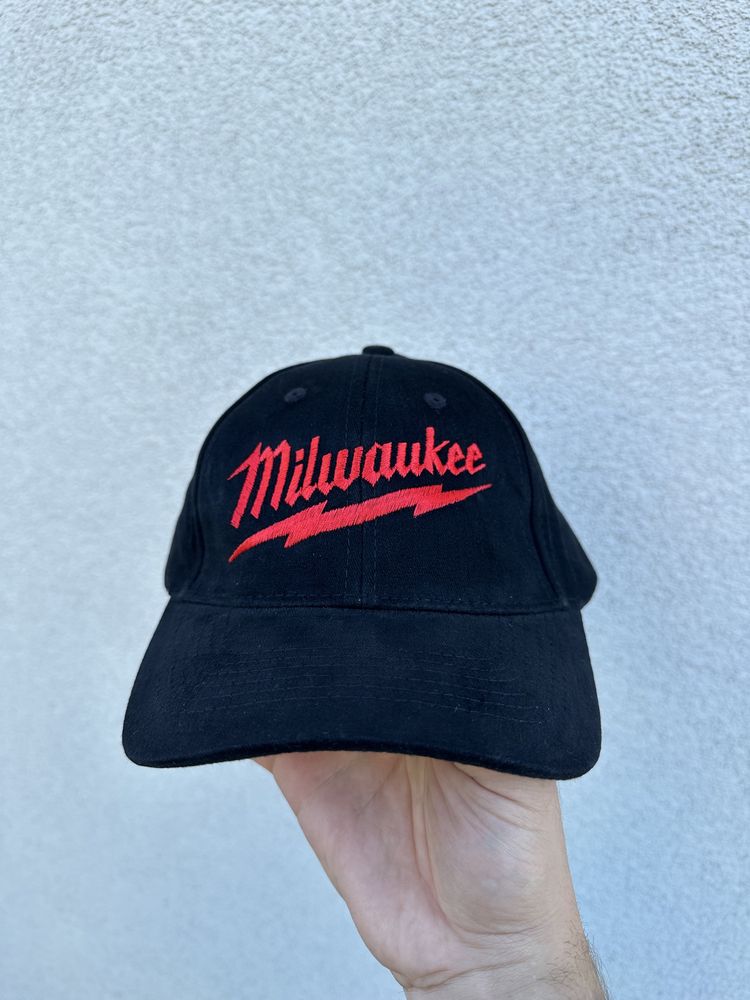 Milwaukee nowa bejsbolówka czarna czapka