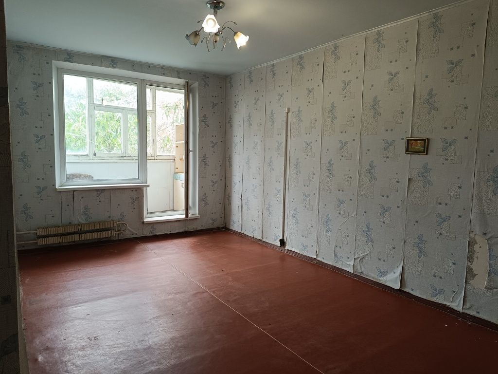 Продам 2 комнатную квартиру в центре Чугуева