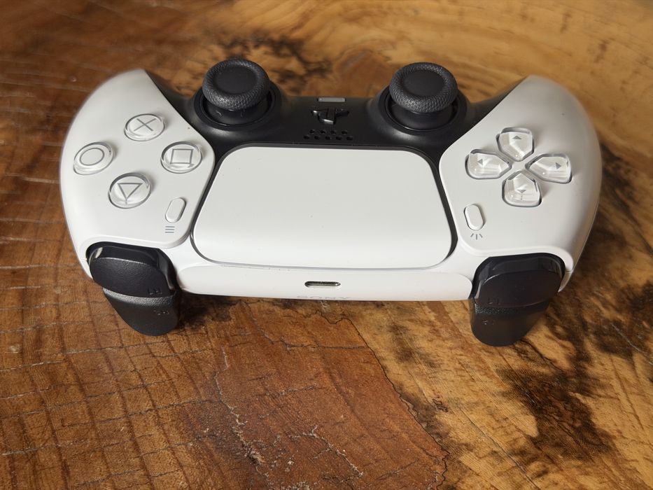 DualSense PS5 pad po wymianie analogów TMR bez dryftu