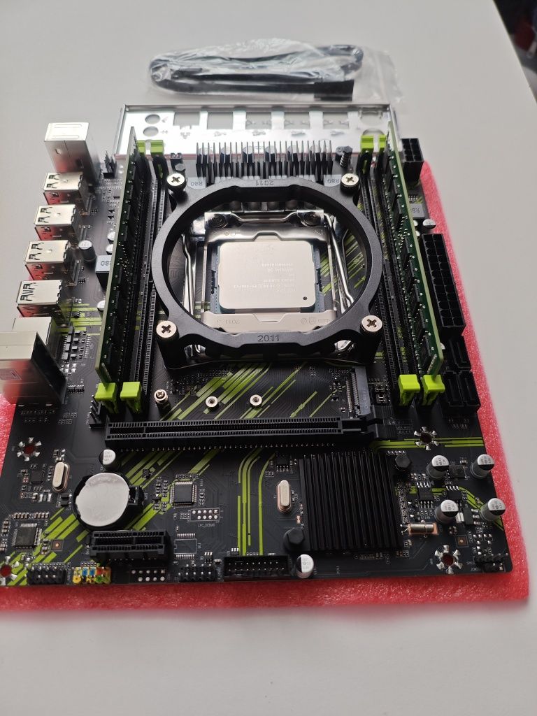 Zestaw - płyta główna Machinist X99, Xeon E5-2667V3, RAM 2x8GB DDR4