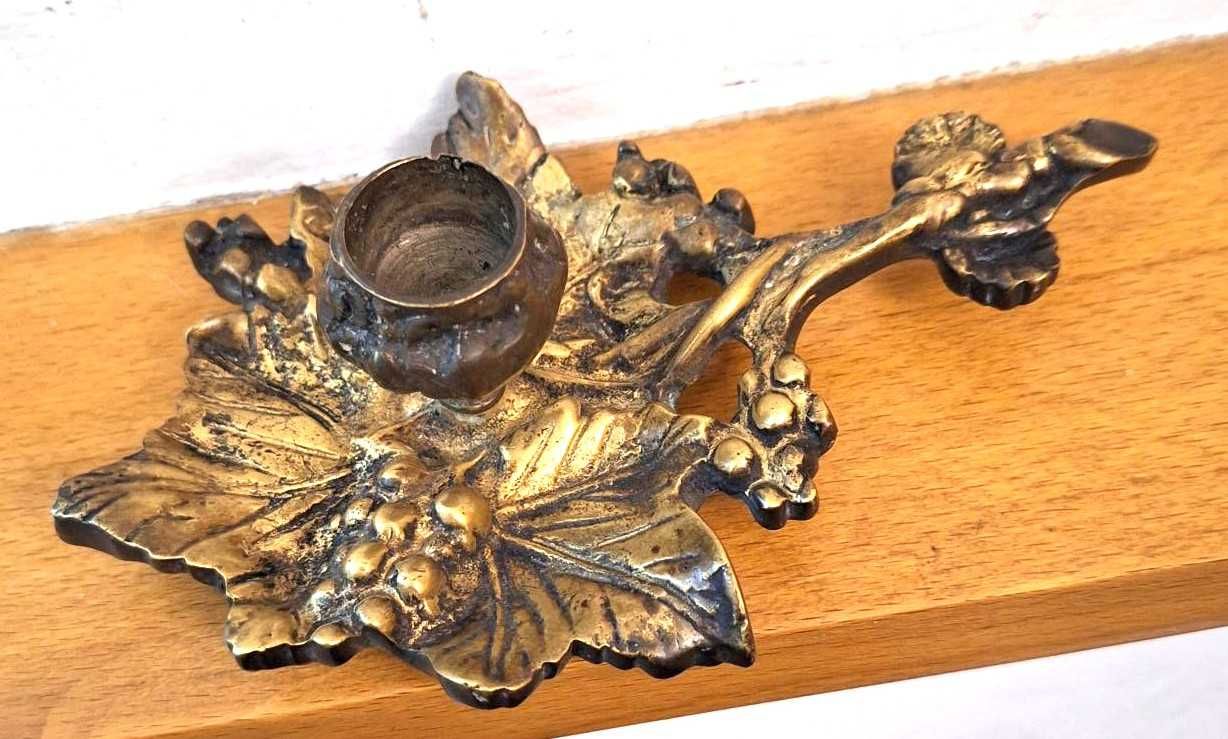 Palmatória vintage em bronze com folha e cacho de uvas