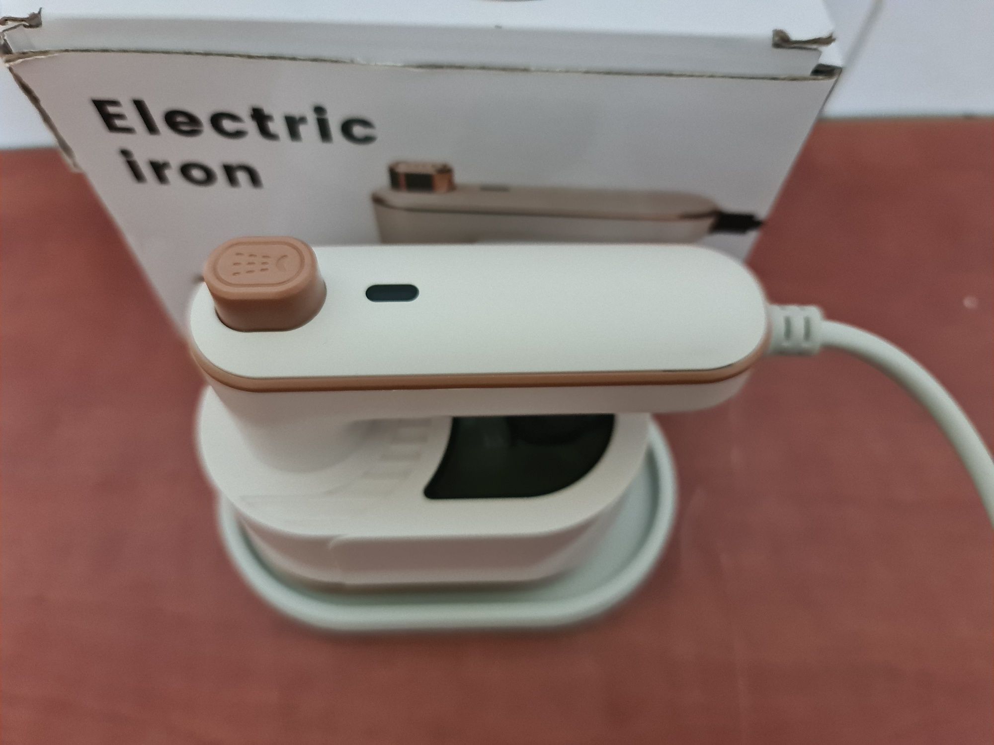 Elektryczne Mini żelazko parowe idealne  na wyjazdy podróże