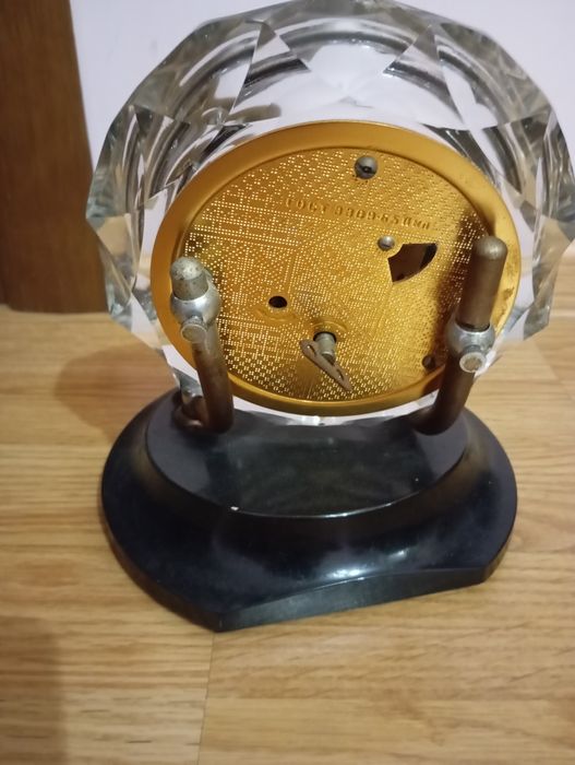 Годинник настільний .