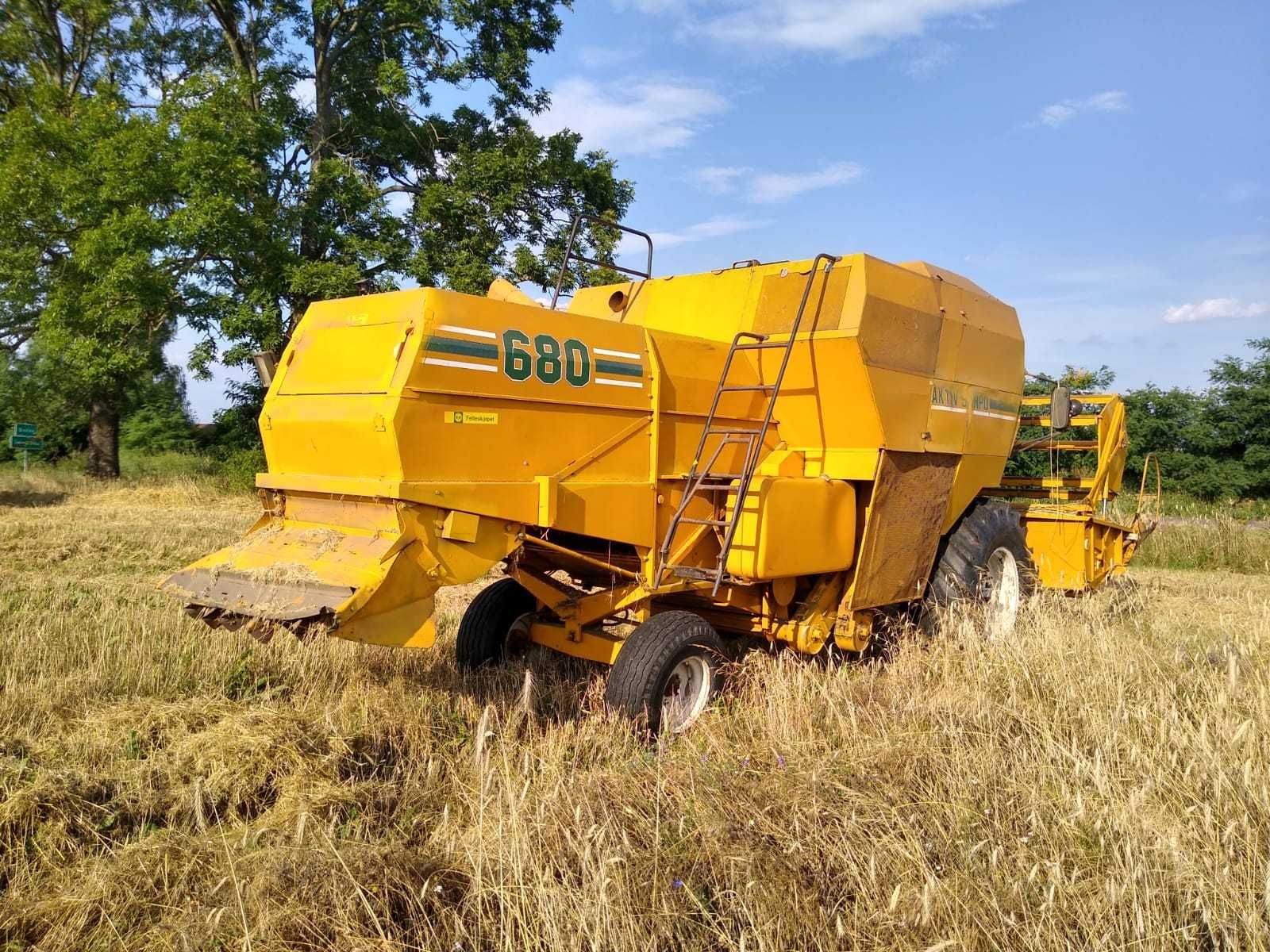Kombajn zbożowy SAMPO 680