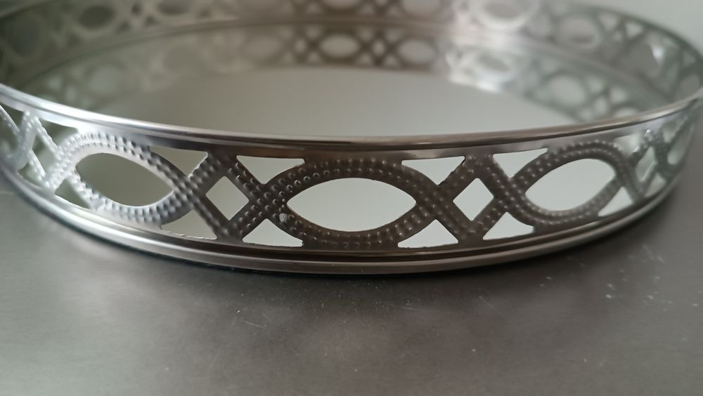 Taca ozdobna z ażurem