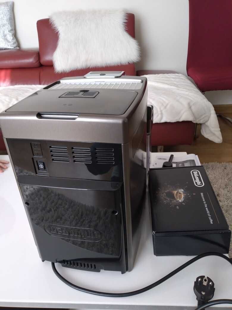 Ekspres Delonghi Dynamica Plus  Ecam 376.95.T EX:4 Jak Nowy stan TYTN