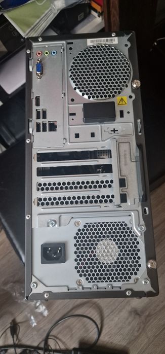 Komputer stacjonarny Lenovo i5 SSD + monitor HP 23cale