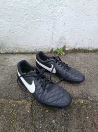 Chuteiras Nike tamanho 40