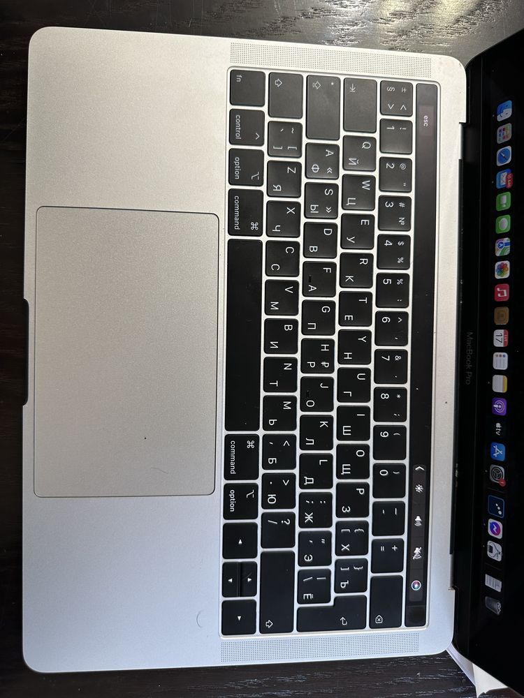 MacBook Pro 15,4  2019