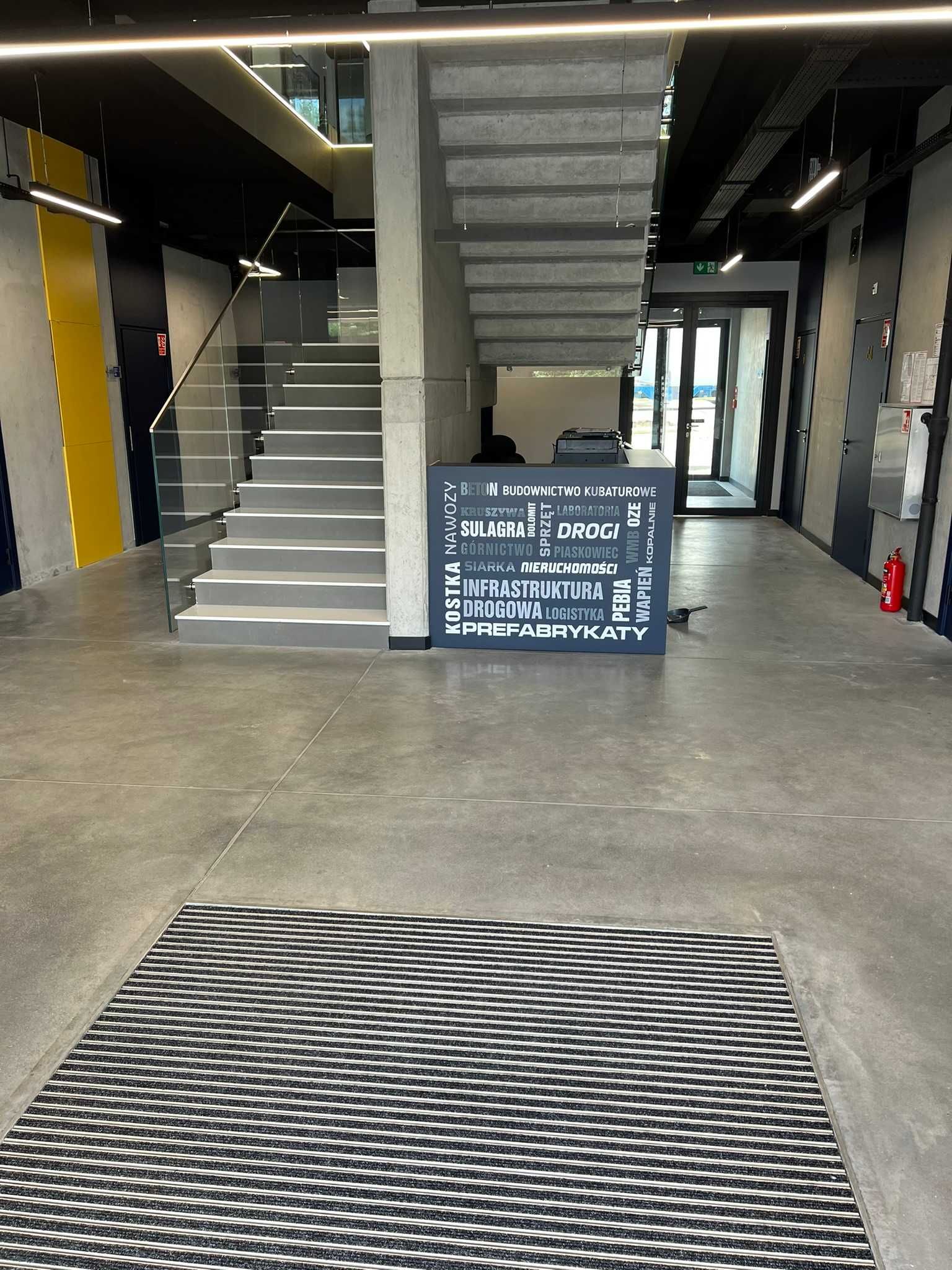 Beton Polerowany w Domu i Biurze, Polerowanie Betonu