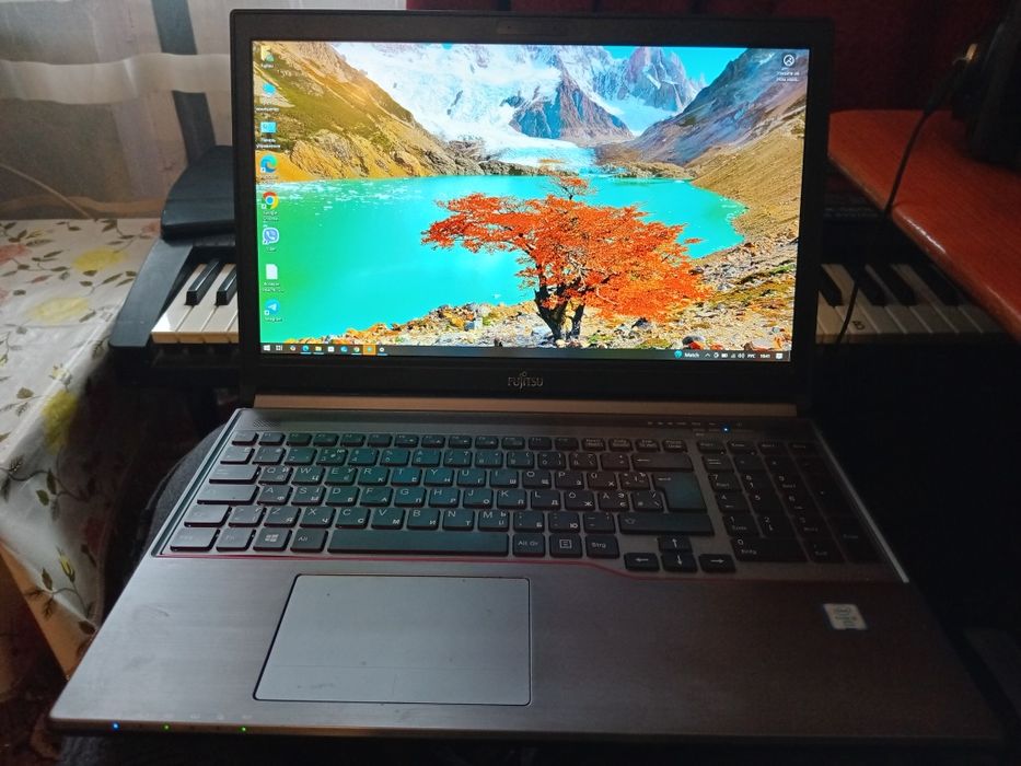 Продам хороший Ноутбук Fujitsu LifeBook E756 в хорошому стані