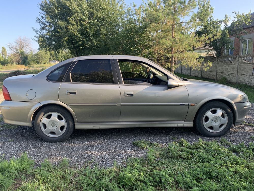 Продам опель вектру б 1.8
