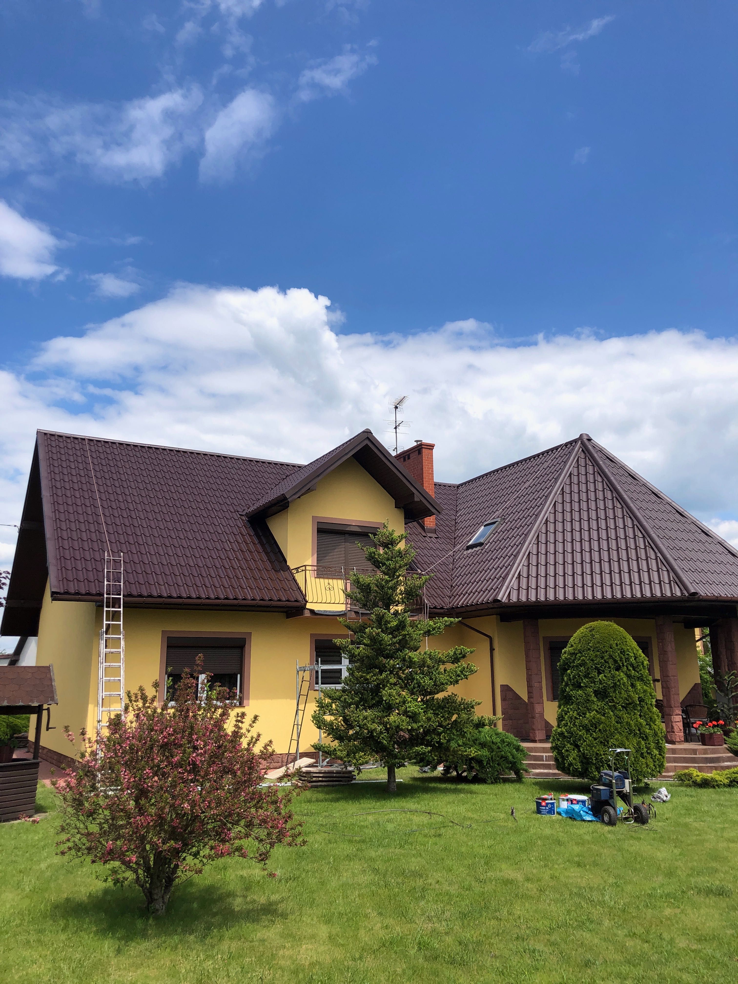 Malowanie dachów. Mycie i malowanie dachu z blachy i dachówki.