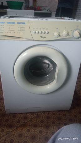 Продам стиральную машину Whirlpool