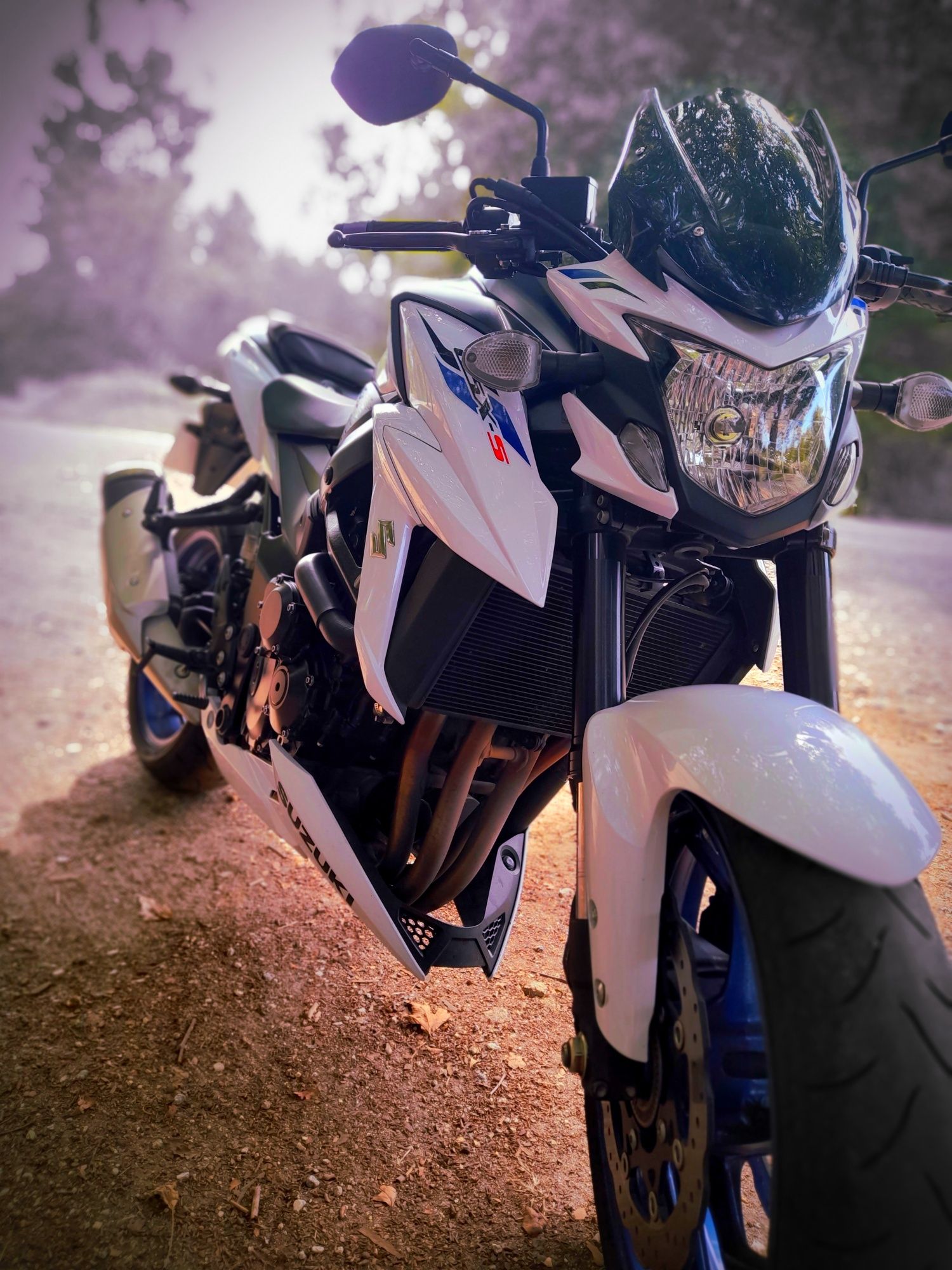 suzuki gsxs 750  não a muito a dizer