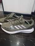 Кросівки adidas вживані