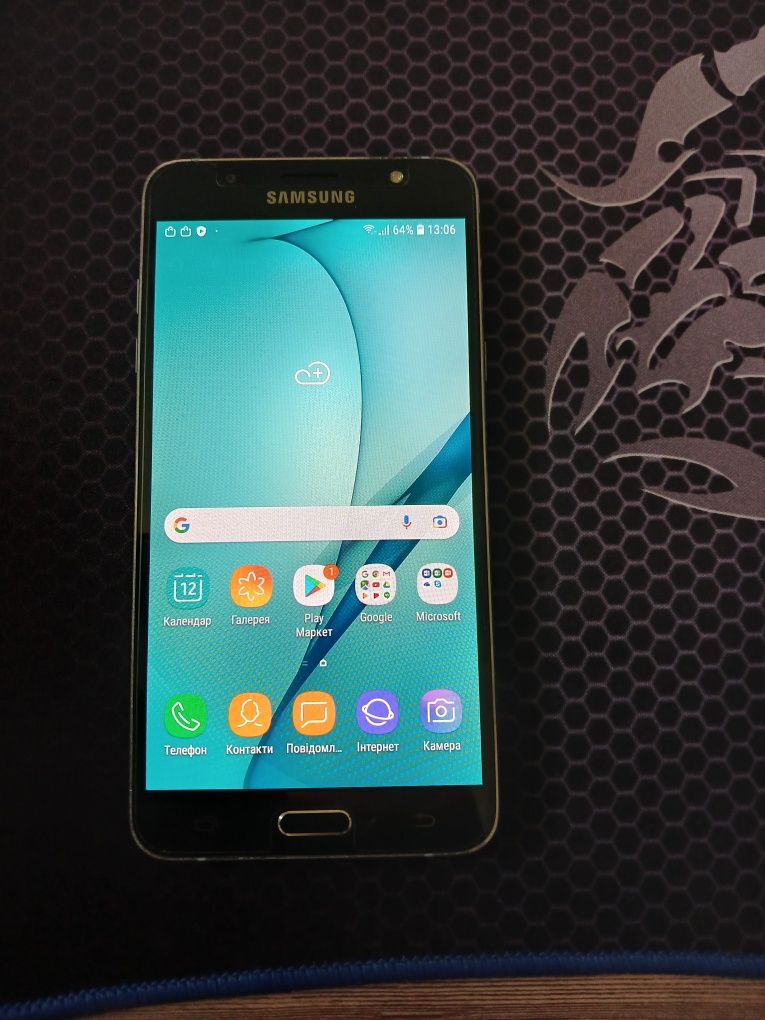Смартфон Samsung Galaxy J7 2016