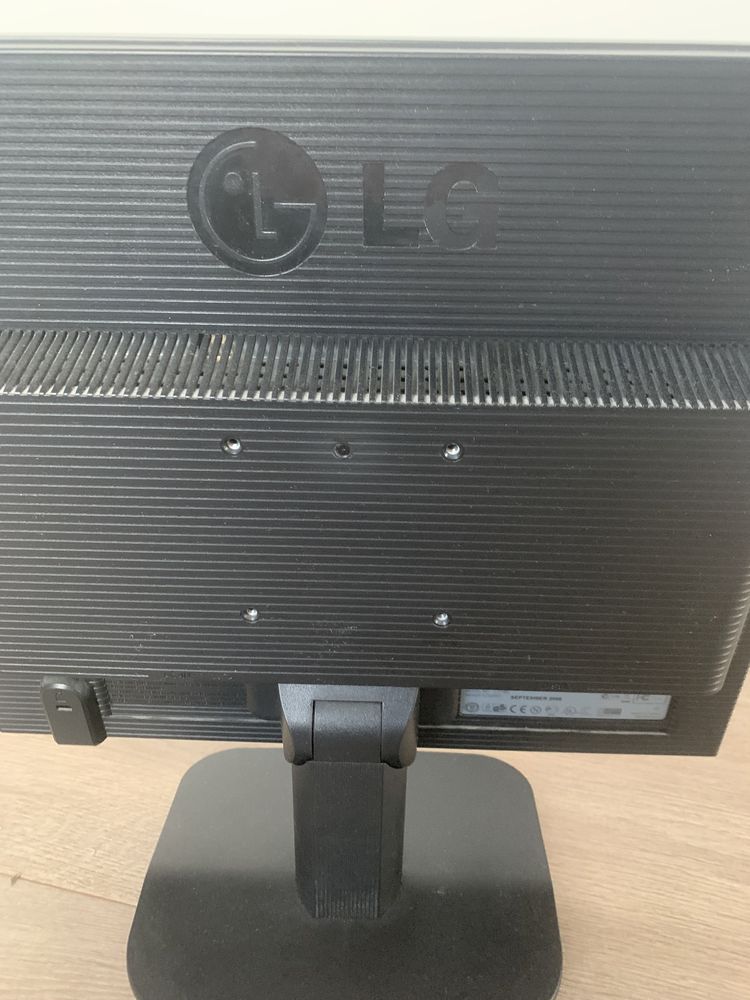 Monitor LG komputerowy