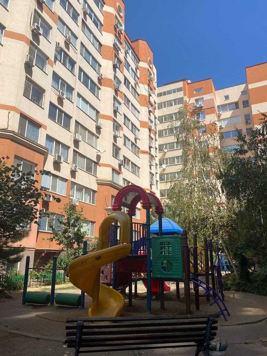 Продається 2-кімнатна квартира в новому будинку на Черемушках!
