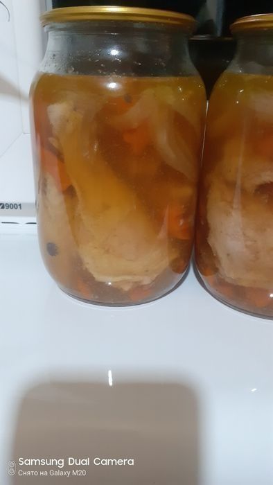 Консервы для животных(мясо, почки, вымя, желудки, шеи, паштет) каши.