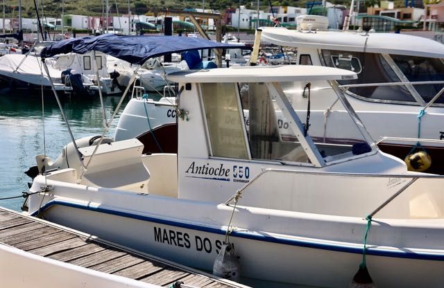 Barco com Cabine motor 90CV