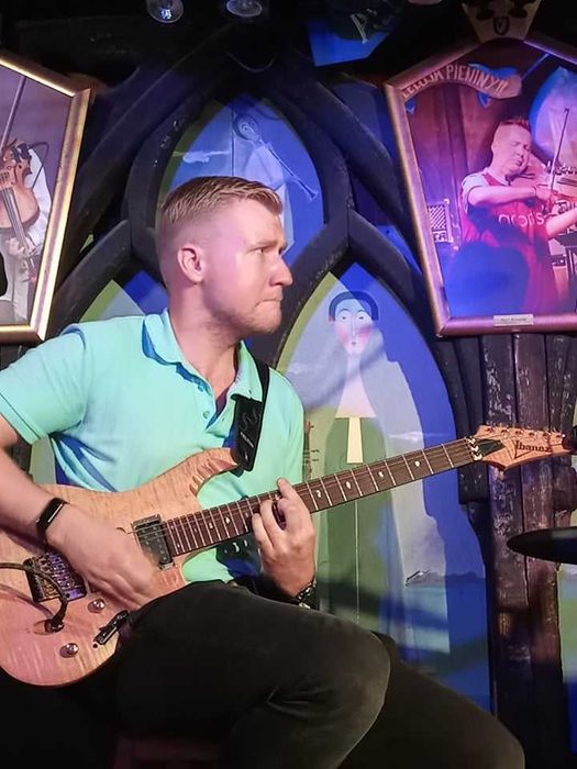 Lekcje gry na gitarze METRO WILANOWSKA
