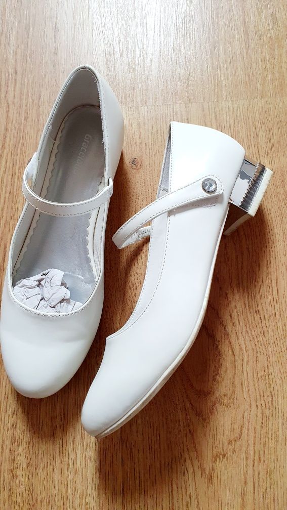 Sprzedam buty dla dziewczynki do komunii