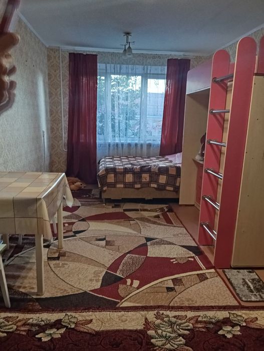 Здам в оренду велику простору кімнату