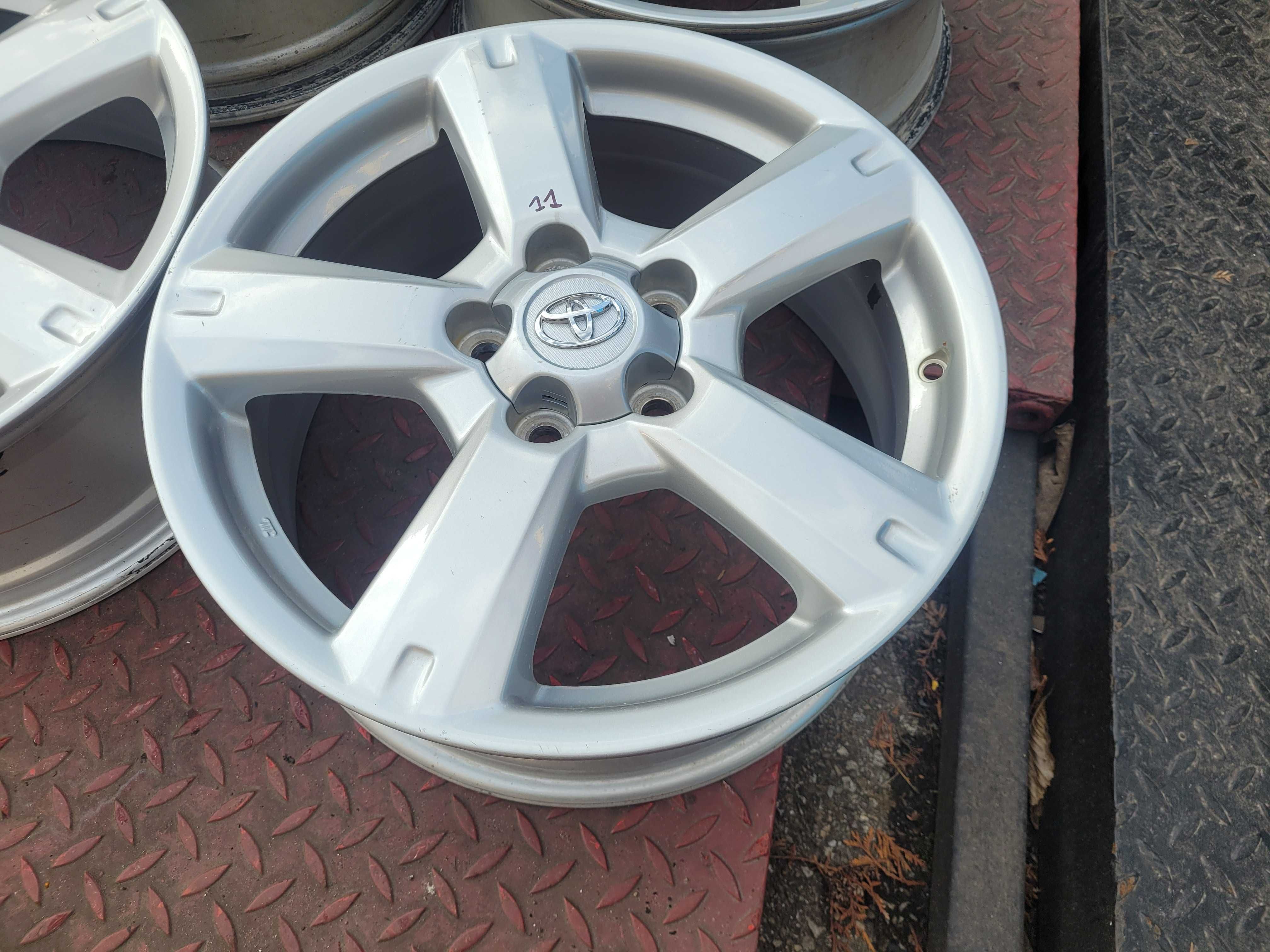 Alufelgi 5x114,3 17 Toyota Auris Corolla Avensis RAV4 ET45 7.0"x17"