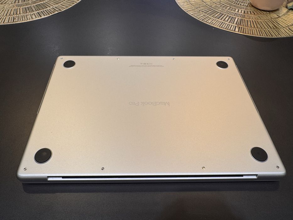 Macbook M1 Pro 14 1TB Silver MKGT3