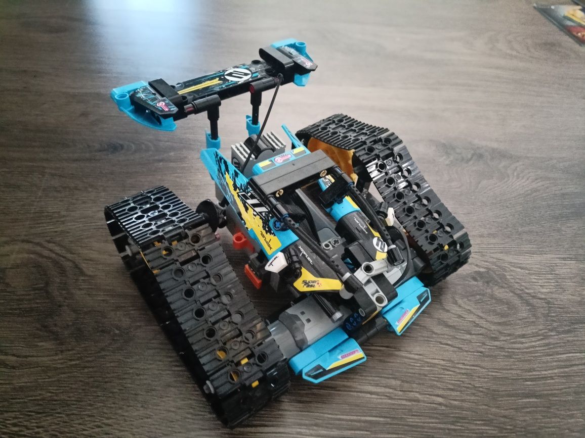 Lego Technic 42095 wyścigówka zdalnie sterowana