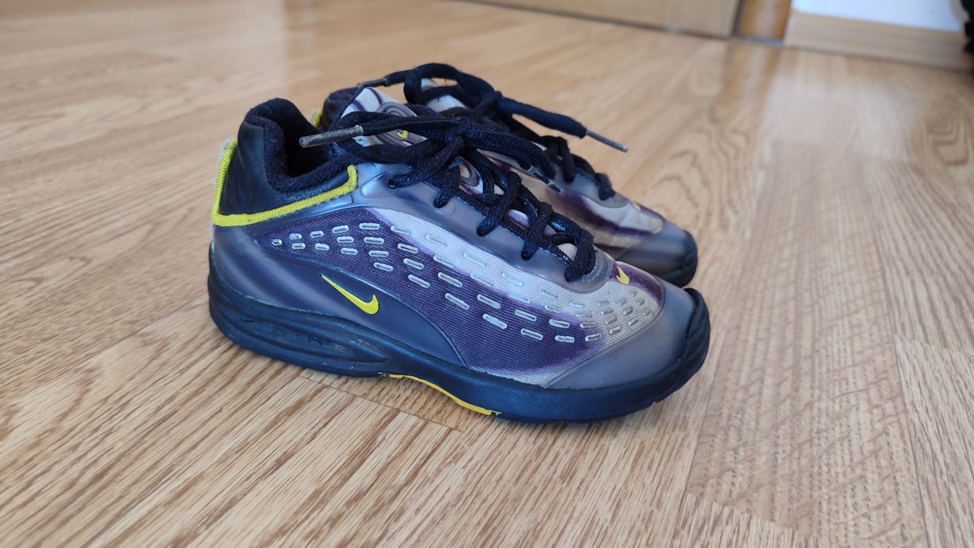Найк Nike дитячі кросівки кроссовки Індонезія