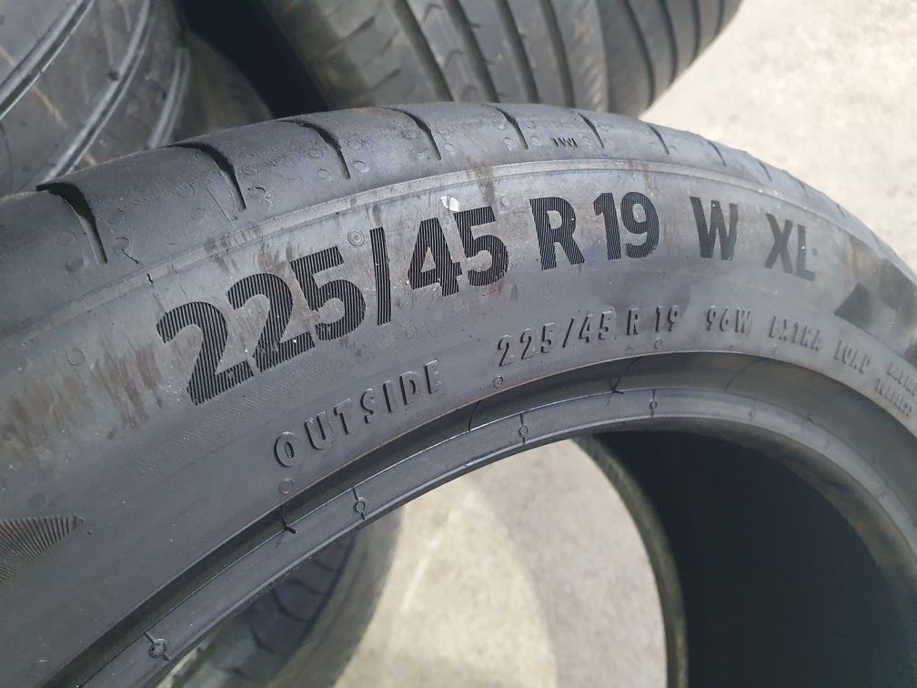 Pneus 225-45r19 Continental como novos