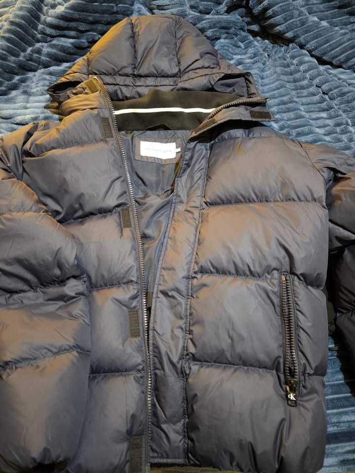 Casaco Calvin Klein Tamanho XL (Veste como L) NOVO