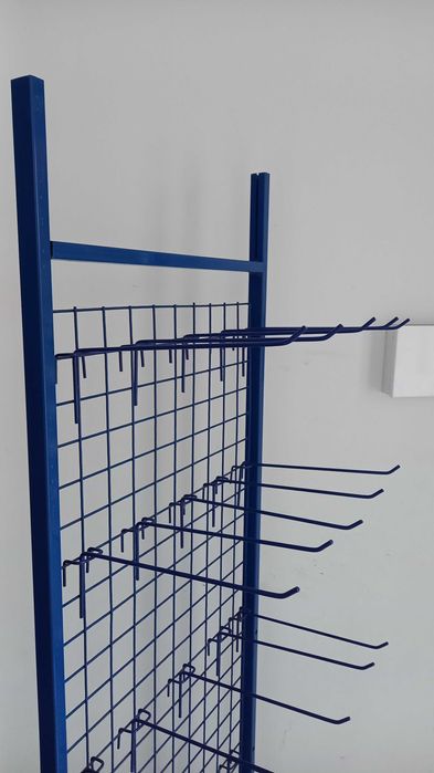 Stojak metalowy z haczykami granatowy