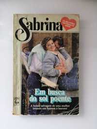 Livros de romance "Sabrina" e "Cartland"