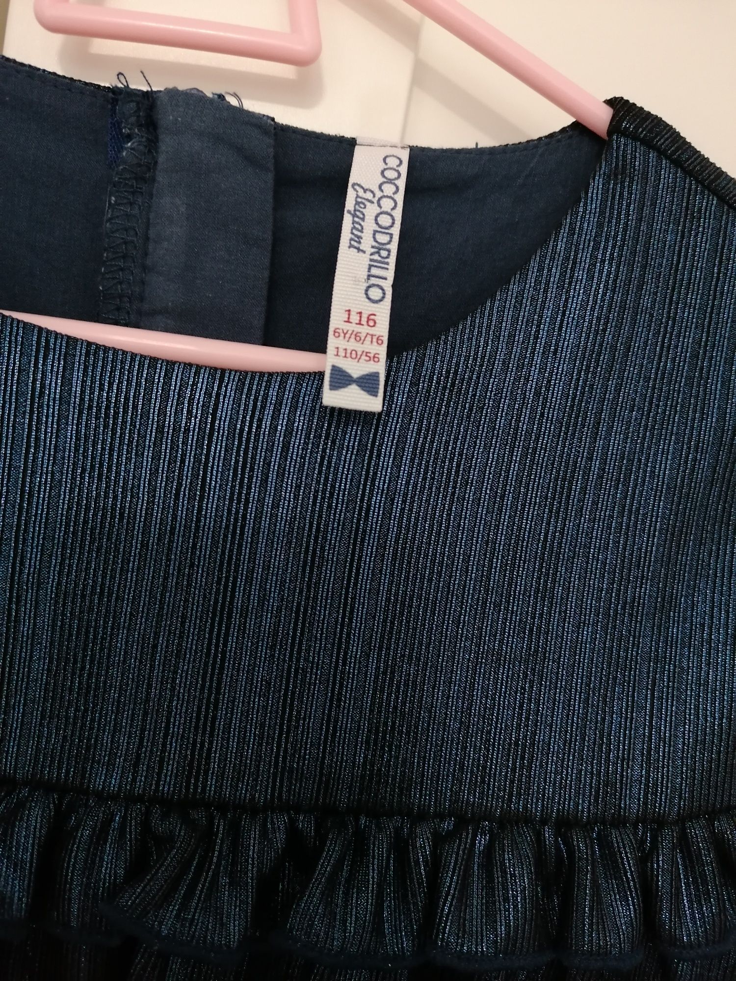 Granatowa elegancka sukienka Coccodrillo (rozmiar 116)