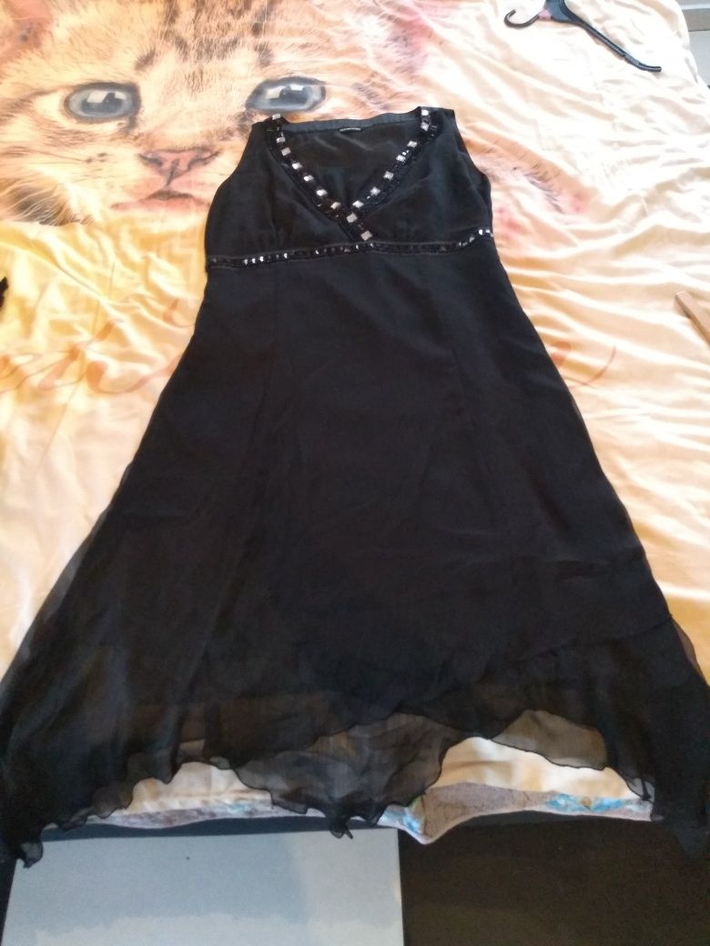 Sukienka czarna z kamyczkami rozmiar 40