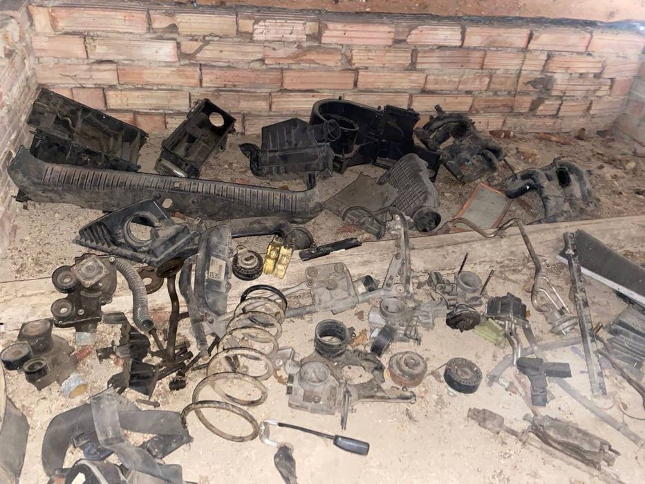 Запчастни форд мондео мк1 1.8 бенз