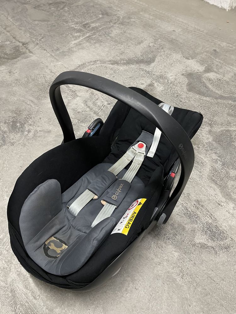 Carrinho Quinny Mood Branco + Cybex Cloud Q + Cybex base Q Isofix