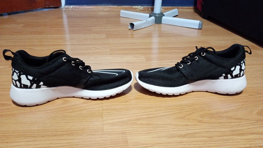 Nike roshe one fb run r. 38,5