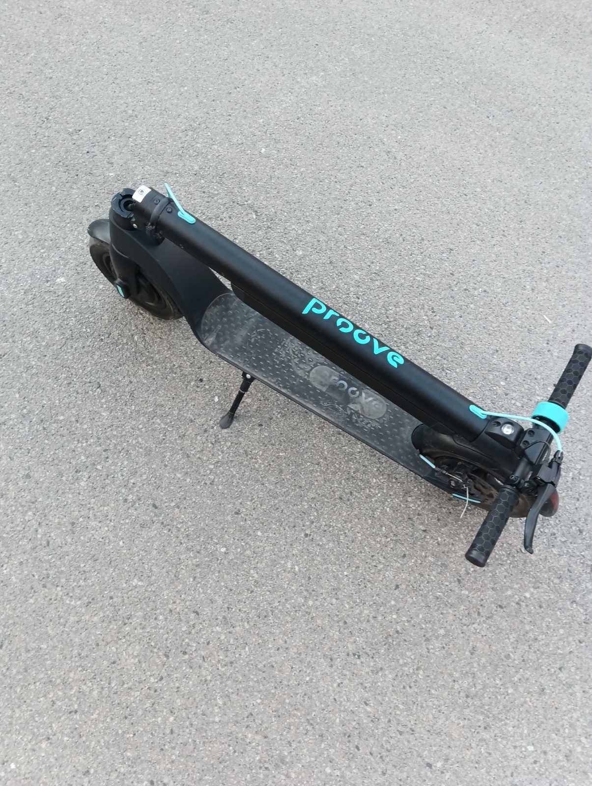 Електросамокат Proove x-city pro. Батарея 10 А/ч, до 40 км.