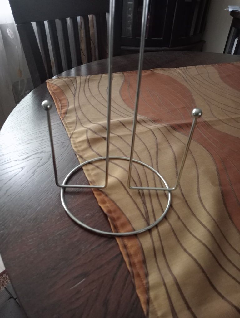 Stojak na ręcznik papierowy