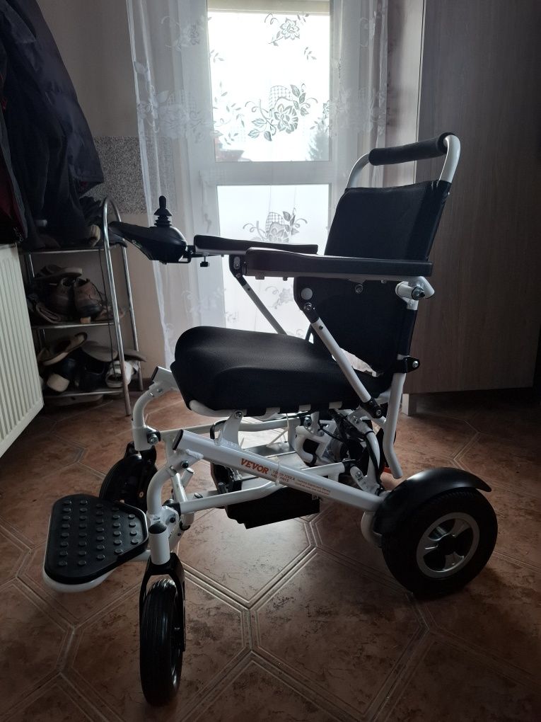Wózek inwalidzki elektryczny