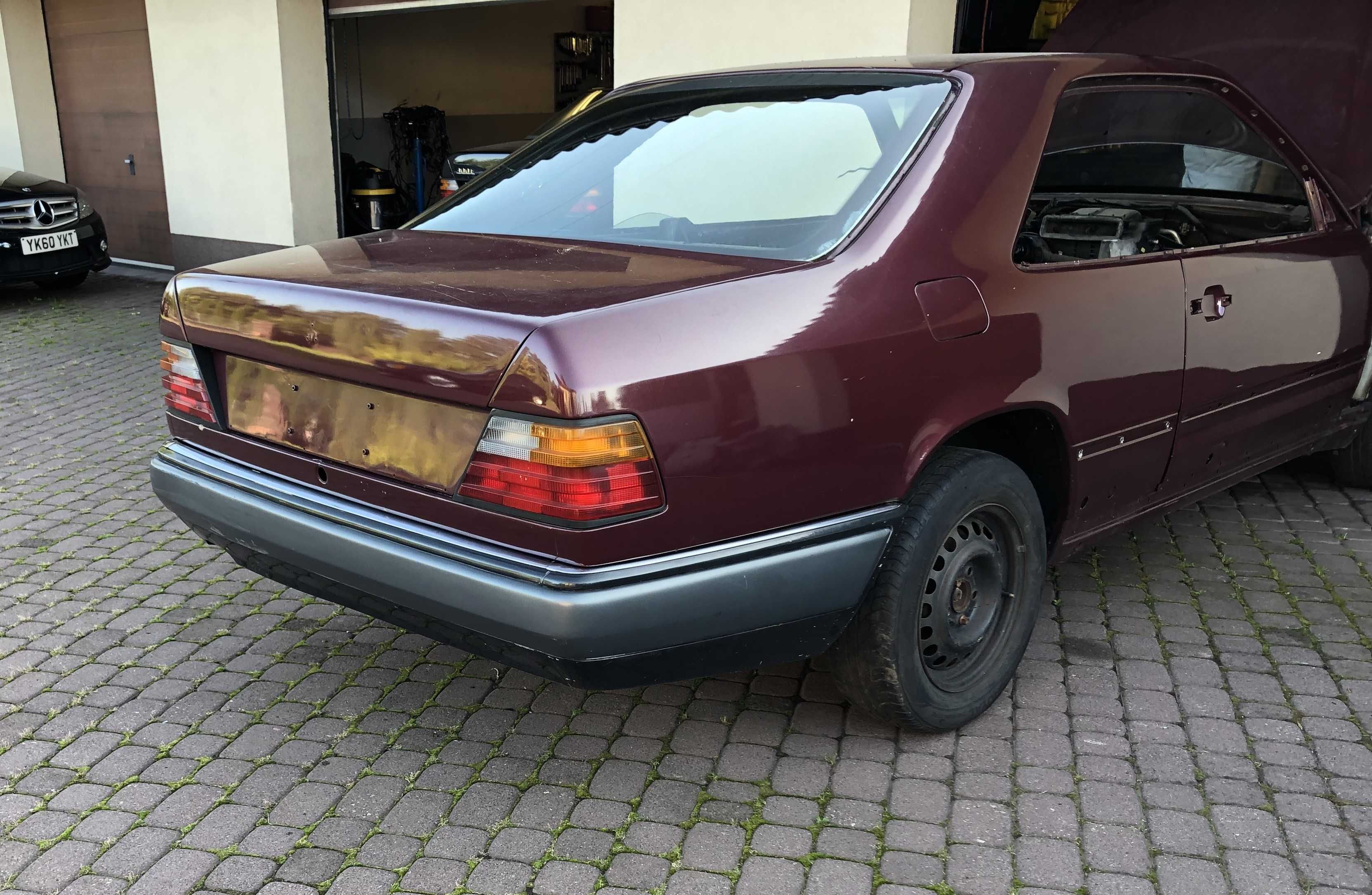 Mercedes W124 coupe na części