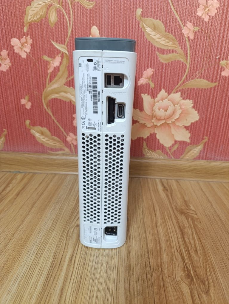 Продам Xbox 360 в хорошому стані